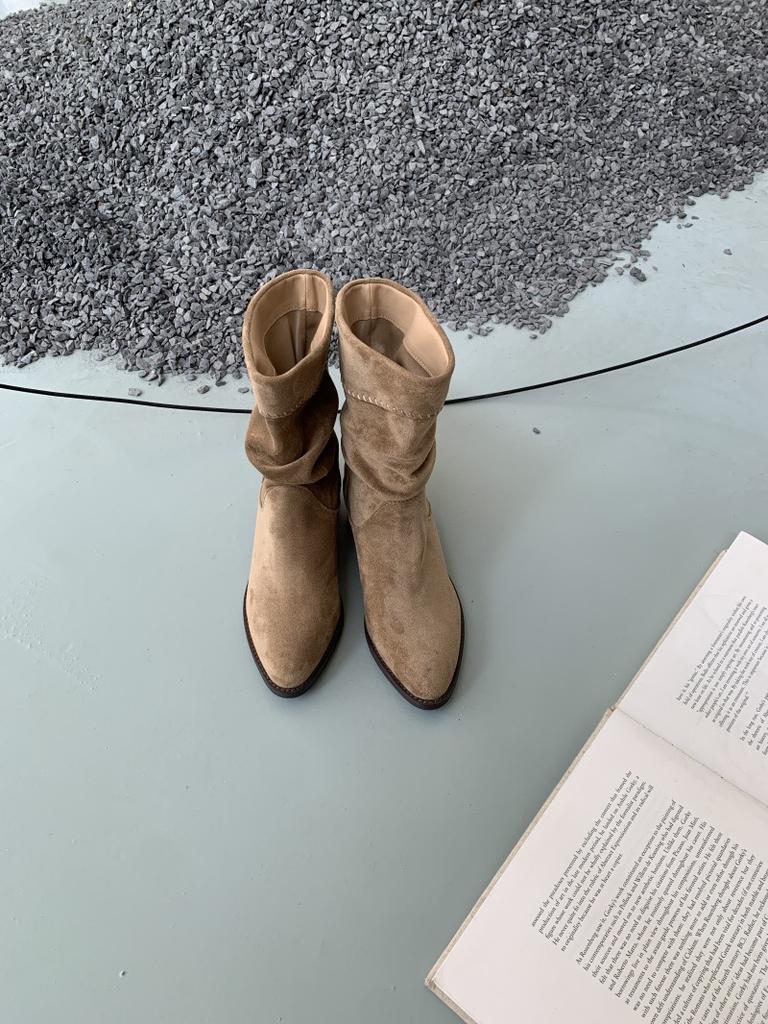 Coarse Heel Suede Pile Boots Medium Boots Martin Boots Women's Boots 2025 Autumn/Winter Coffee Color Maillard Skinny Boots Short Boots