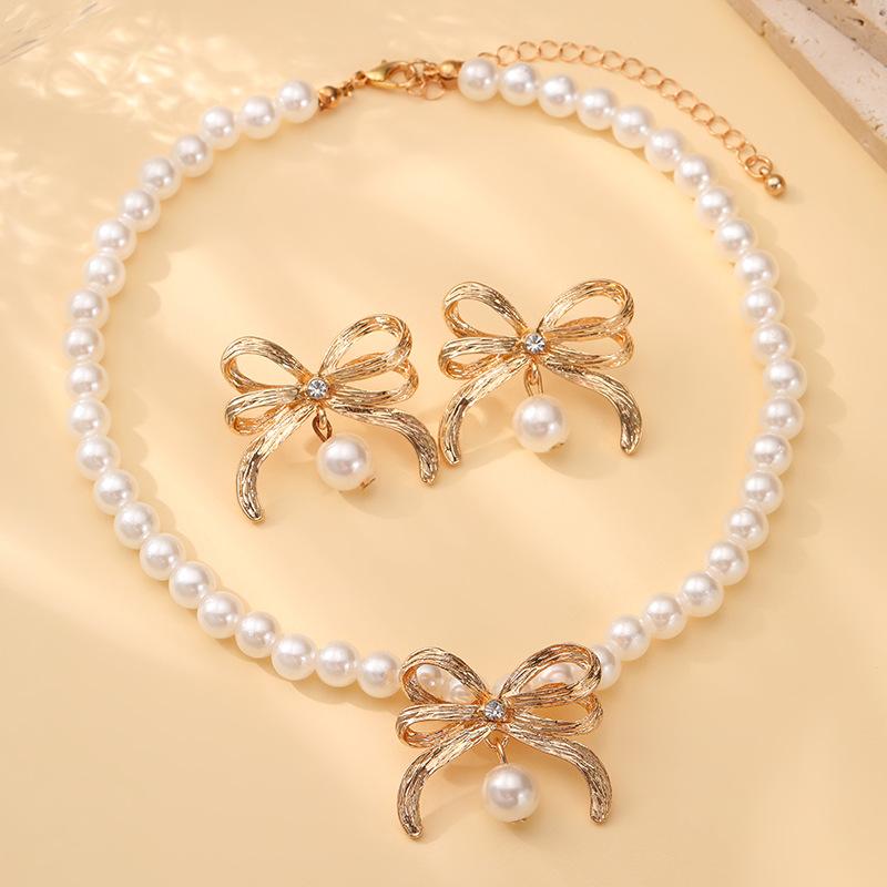 Accessories Fashion Imitation Pearl Beaded Necklace Set Light Luxury Alloy Bow Clavicle Chain