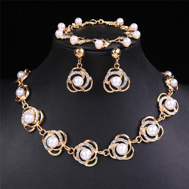 European & American Luxury French Retro Rhinestone Pearl Jewelry Set: Earrings, Necklace & Bracelet for Brides