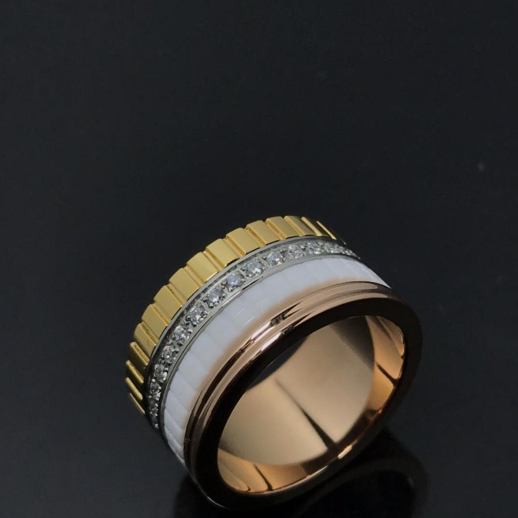 Pierścionek z zębatką w kształcie kostki lodu z diamentami inspirowany szczęściem V Gold dla par - uniseks i stylowy