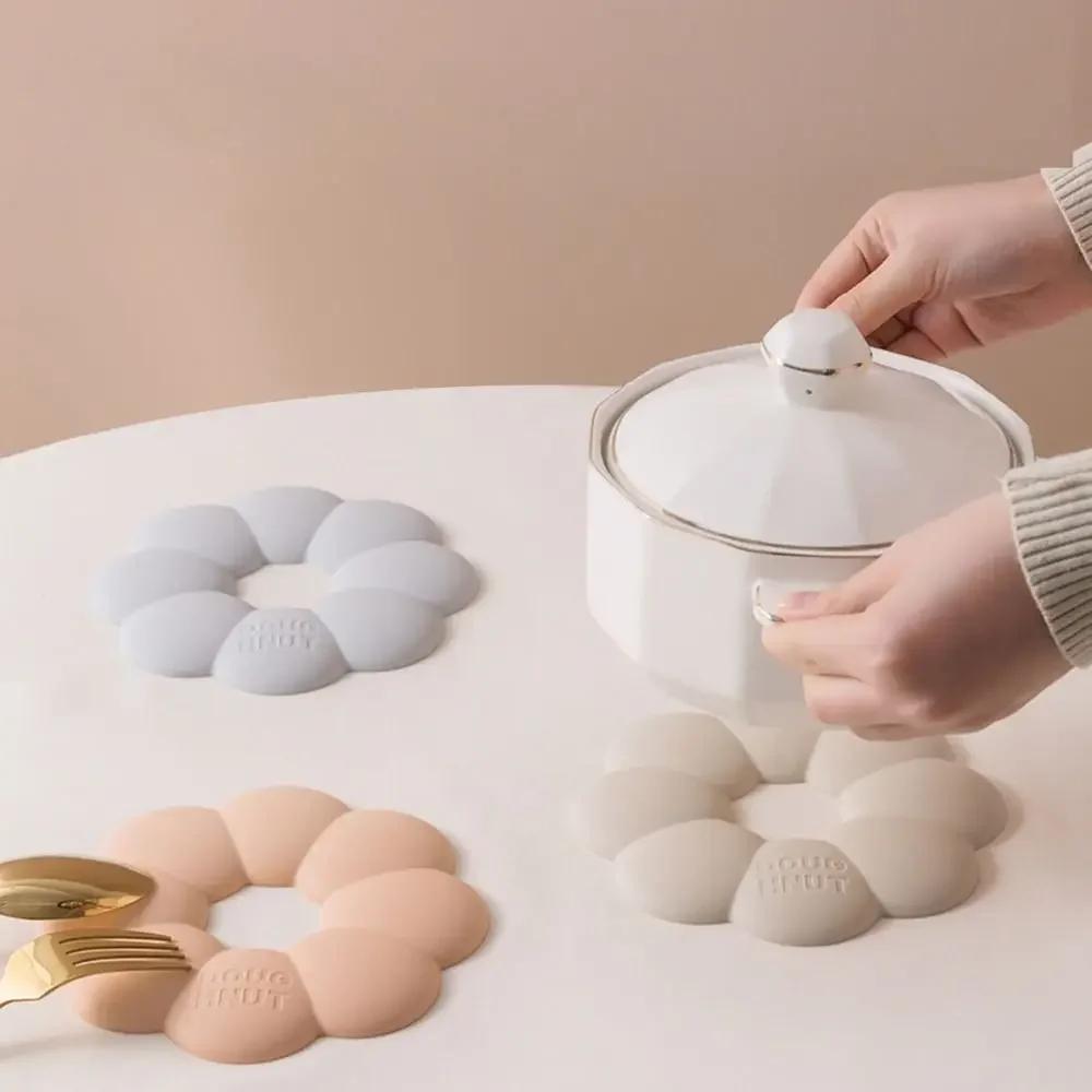 New Silicone Insulation Placemat High Temperature Resistant Non-slip Cup Bowl Mat Anti-scalding Heat-insulating Gloves