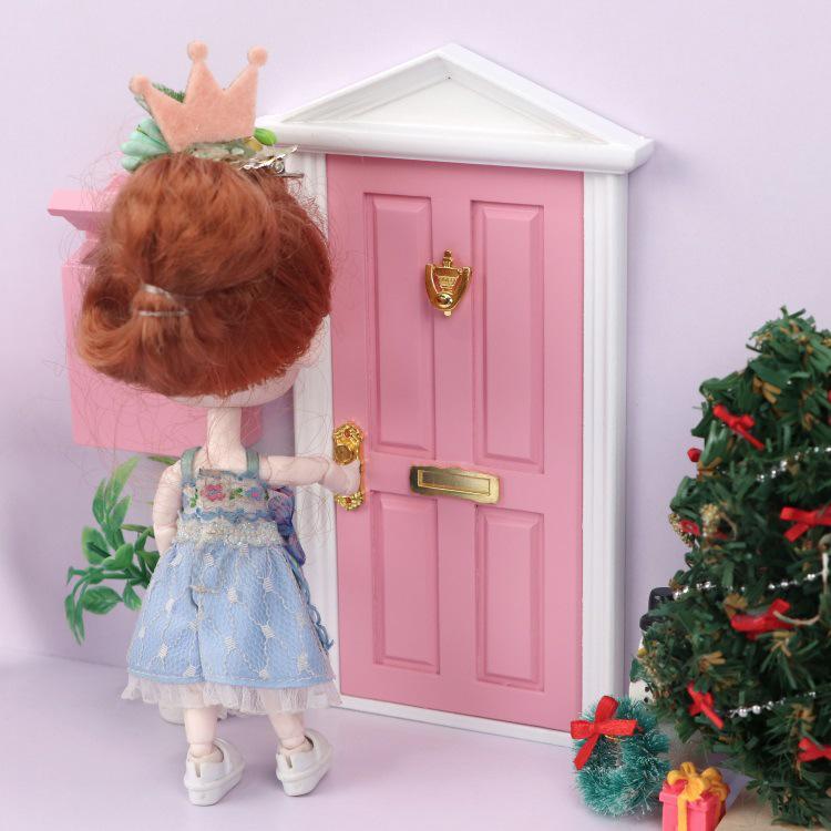 1:12 Pink Roof Dollhouse Door Christmas Decoration Model