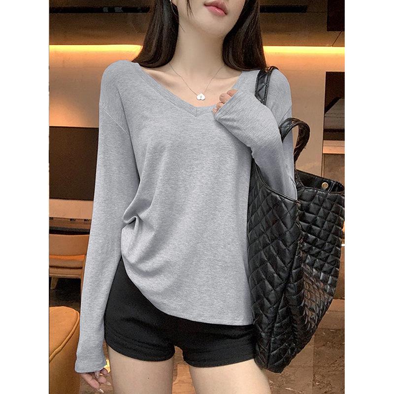 

Women s V-Neck Long-Sleeve T-Shirt: Korean-Style Loose Base Layer, Plus Size, Slimming Top for Spring and Autumn. Large серый