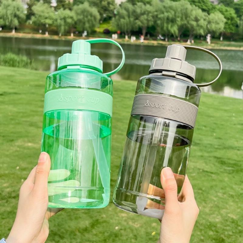 Large-capacity Outdoor Portable Sports Fitness Plastic Cup Space Flask High-temperature Resistant Straw Plastic Cup