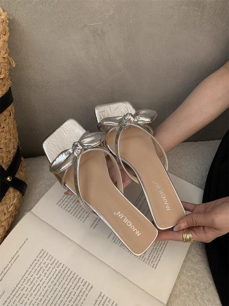 

Fairy style bow with square head cool slippers female 2025 new French temperament with skirt slippers 35 серебряный