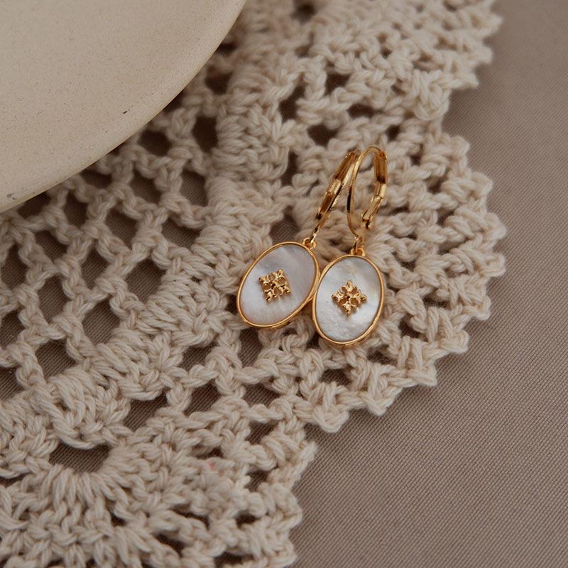 

Французская ретро мода Позолоченные серьги из стерлингового серебра s925 для женщин - Изысканные, Универсальные, Ювелирные изделия в стиле легкой роскоши 925 Silver