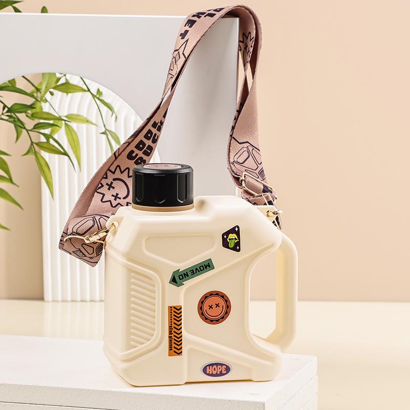 

1600ML Creative Fashion Water Bottle With Straw And Strap Portable Durable Gym Fitness Outdoor Sport Drinking Plastic Bottle 1200ml білий