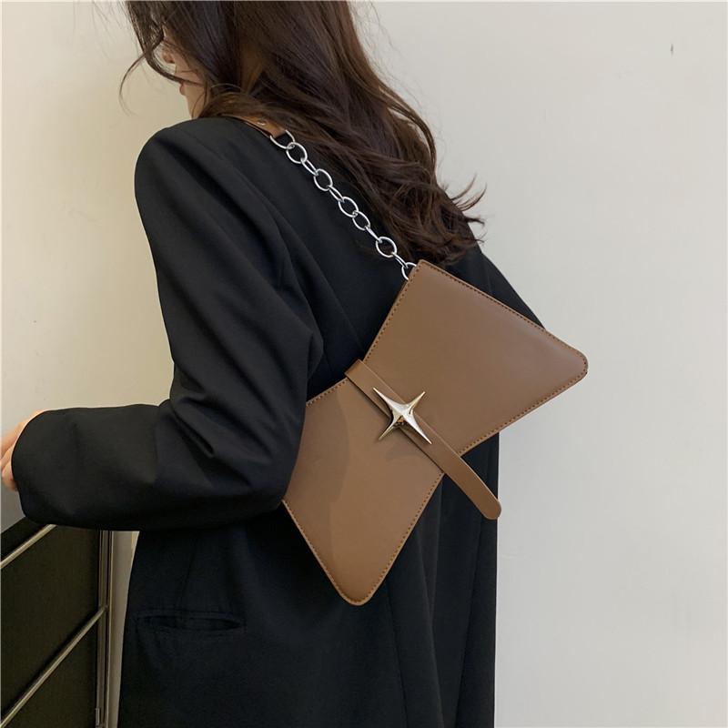Trendy Chain Shoulder Bag With Street Style Design For Women Fall 2023