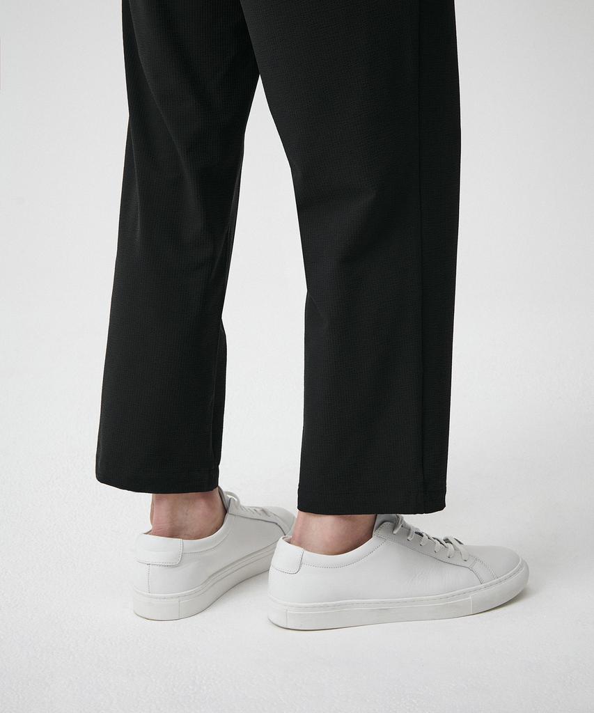 MUSINSA STANDARD Seersucker Loose Tapered Elastic Waist Pants [Black]