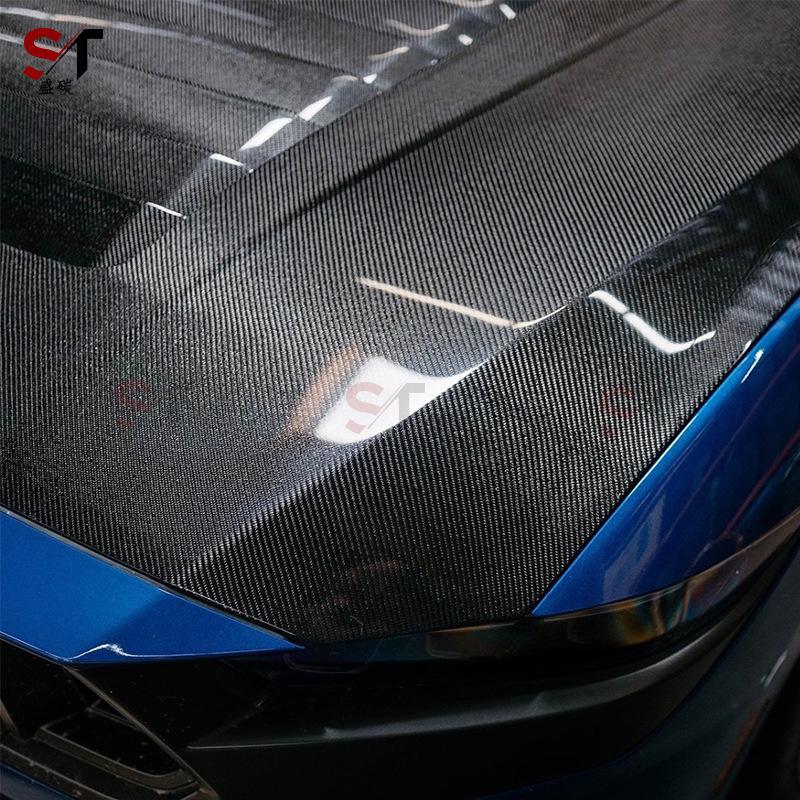 Suitable for 24 Ford Mustang: Carbon Fiber Engine Hood Body Kit
