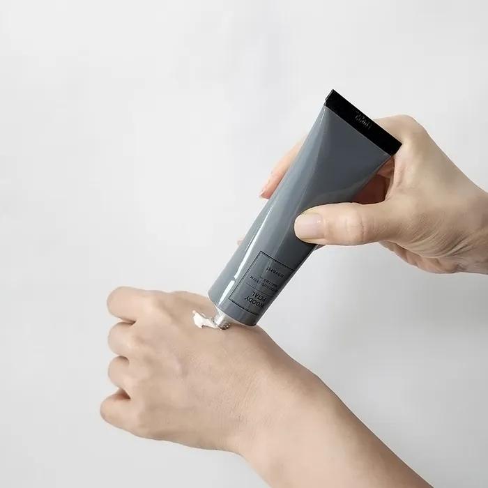 [Squeezer Giveaway] Woody Petal Scented Hand Cream