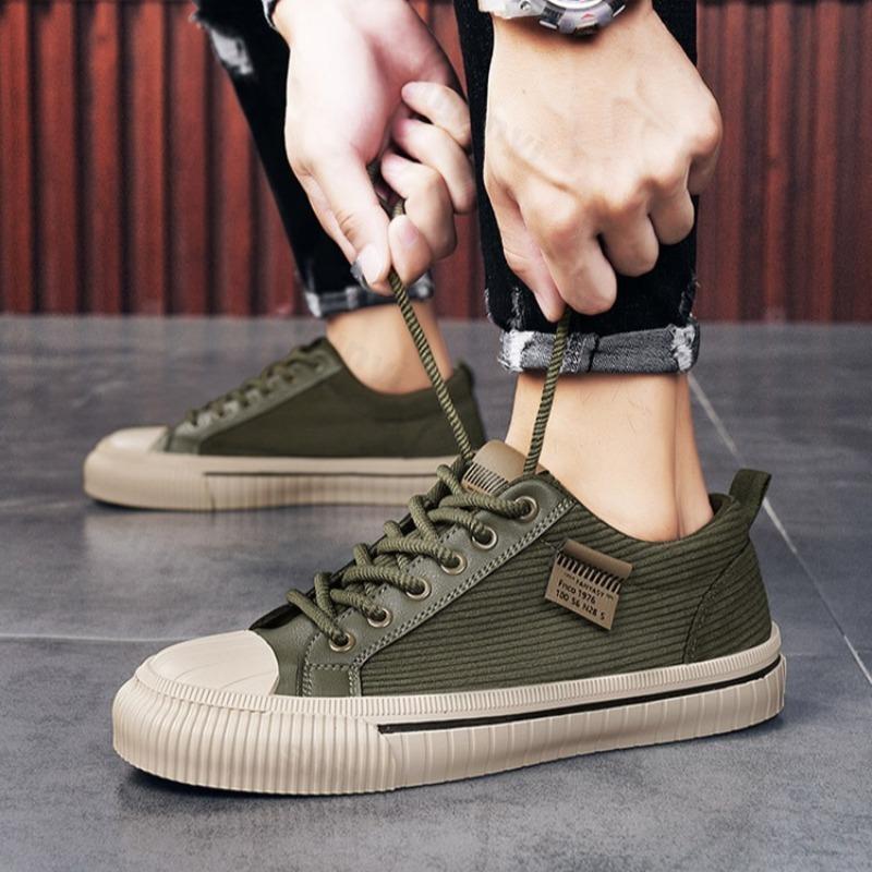 Fashion 2025 Spring Fashion Trend Corduroy Design Casual Shoes for Men Low Cut Comfortable Sports Shoes Non slip Shallow Mouth Sneakers