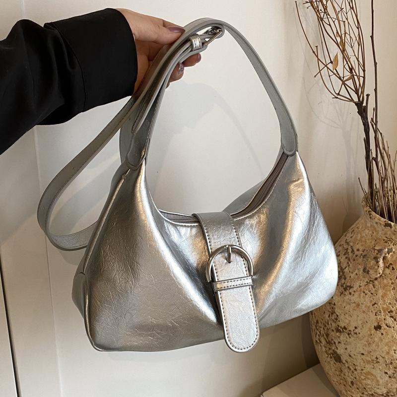 This Year, the Popular Bag Ladies 2025 New High-end Retro Shoulder Bag Fashionable Texture Underarm Bag Method Stick Bag