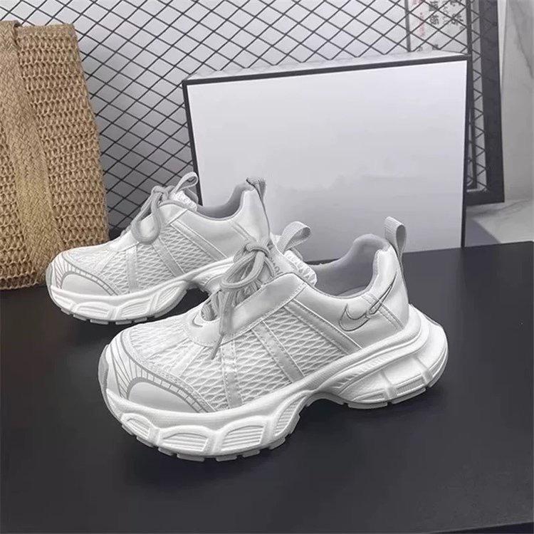 

Дышащие модные кроссовки на платформе, увеличивающие рост, универсальные повседневные спортивные кроссовки, женские новые тонкие популярные кроссовки для папы на весну и лето 40 белый