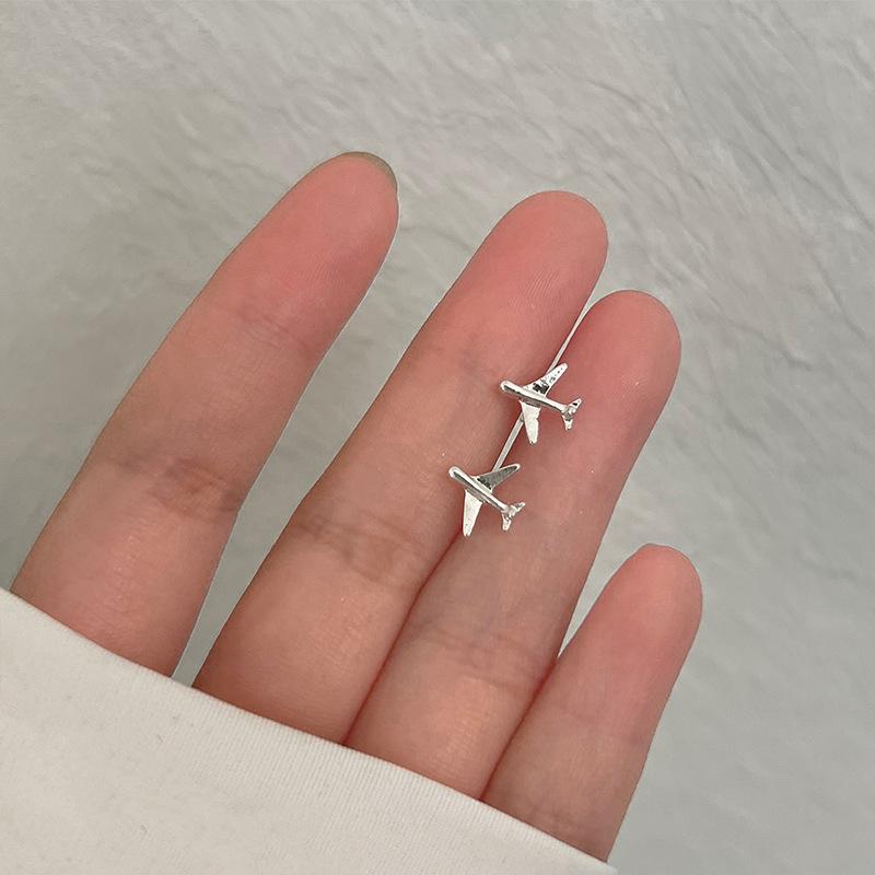 Raising Ear Holes, Small Stud Earrings for Women, Simple, Sweet, Small and Fresh Earrings, Niche Design, Versatile Earrings