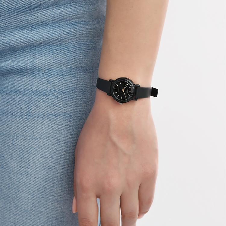Casio Vintage Series L Three-Hand Life Waterproof Quartz Movement Resin Strap Watch Women watches Black LQ-139EMV-1A