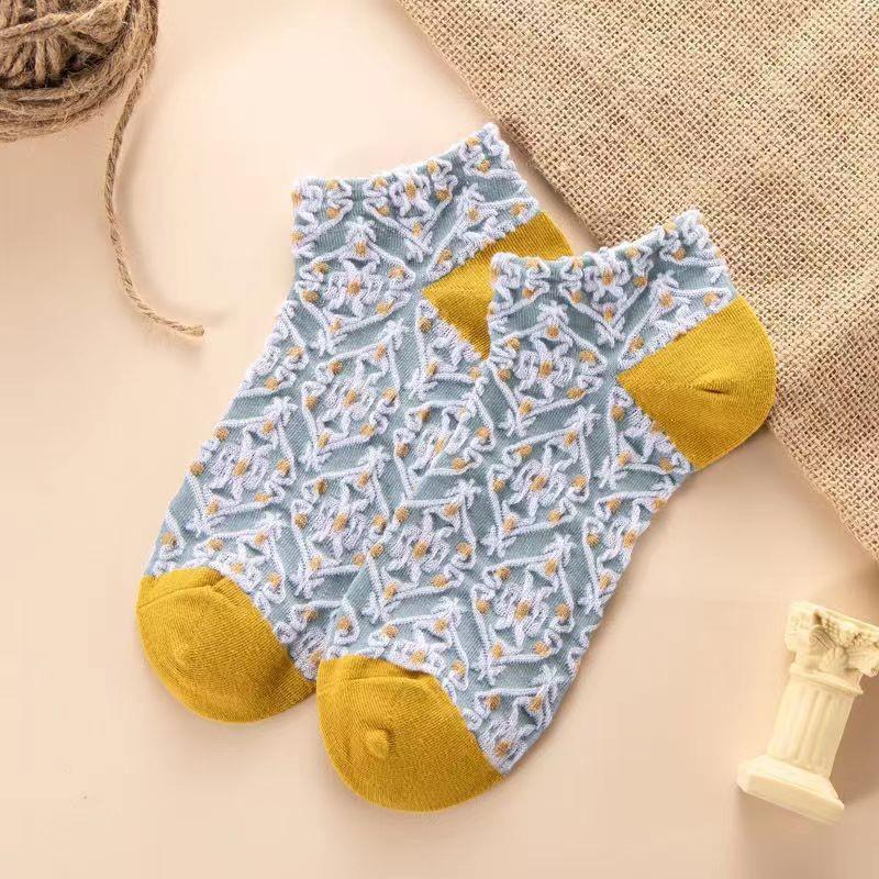 

Palace Embossed Short Socks Retro Sports With College Style Three-dimensional Breathable Socks Women s Flower Short Socks