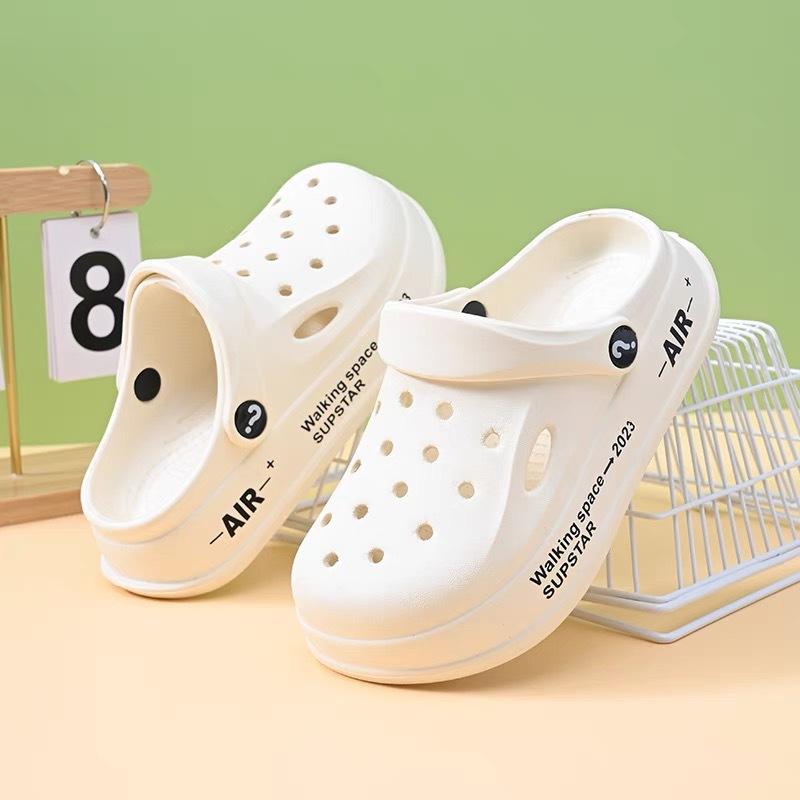 Children's Hole Shoes, Men's and Women's Middle-aged and Older Children's 2025 Summer DIY Durable Non-slip Thick-soled Beach Cute Cool Slippers