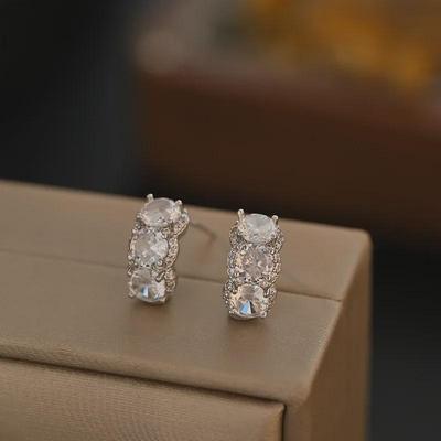 "Nischenpersönlichkeit Zirkon Metall Ohrringe": Schlichtes, Exquisites Design für Vielseitige, Modische Frauen"