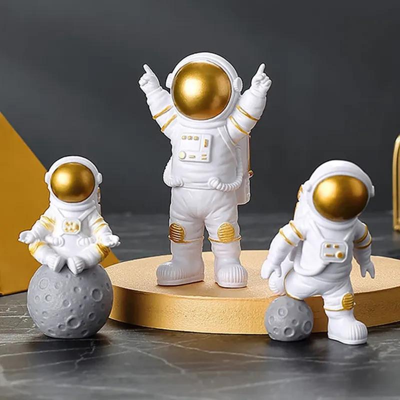 Creative 3Pcs Car Dashboard Astronaut Ornament Auto Interior Statue Decorations Spaceman Sculpture Ornaments for Home Gifts