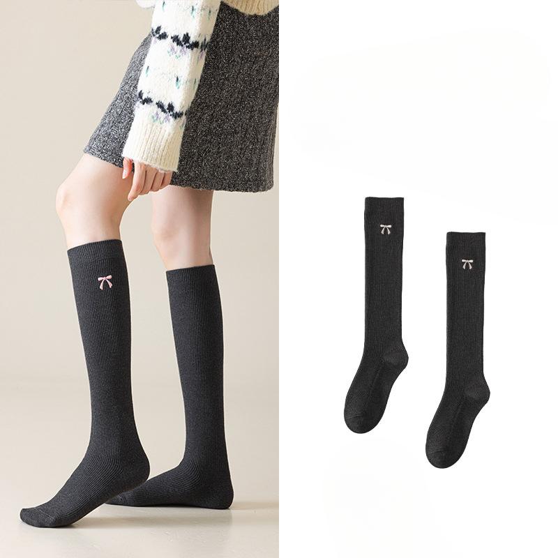 Female Spring and Autumn Fashion New Solid Color Embroidery Calf Pile Pile Cotton Socks