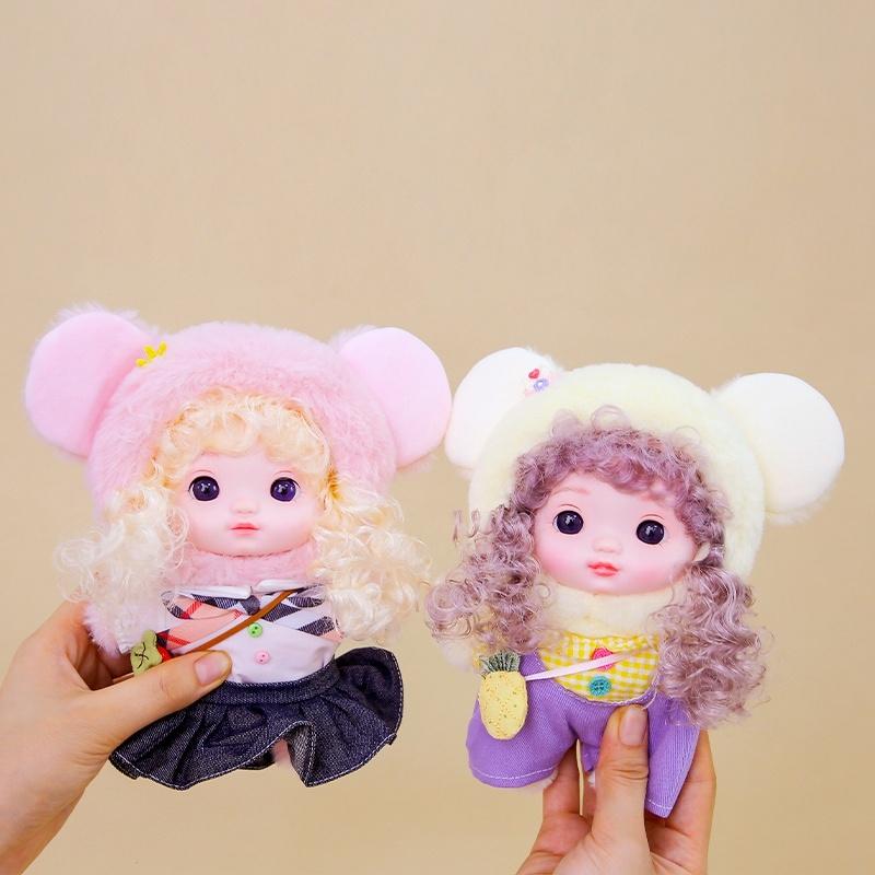 Exquisite Niedliche Puppe Vinyl Gesicht Plüschtiere Lockenköpfige Puppe Mit Kleidung Geburtstag Weihnachtsgeschenk für Kinder Mädchen Hängebeutel