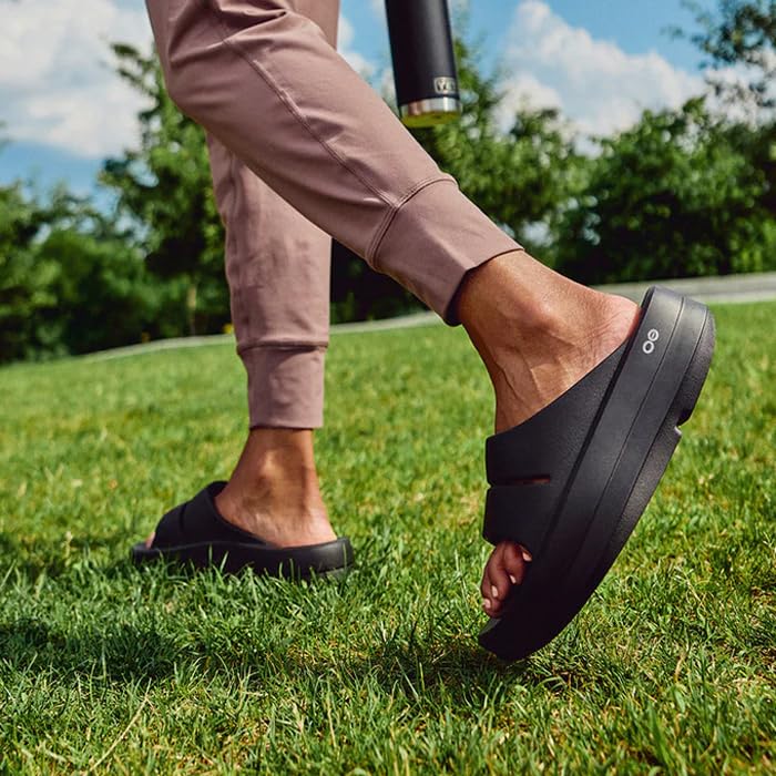 OOFOS OOmega Ooahh Recovery Sandals Men's Women's [Item]