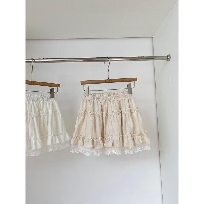 European Cotton Velvet Lace Patchwork Mini Skirt: Stylish Korean Sweet Style for Autumn/Winter Slim Fit.