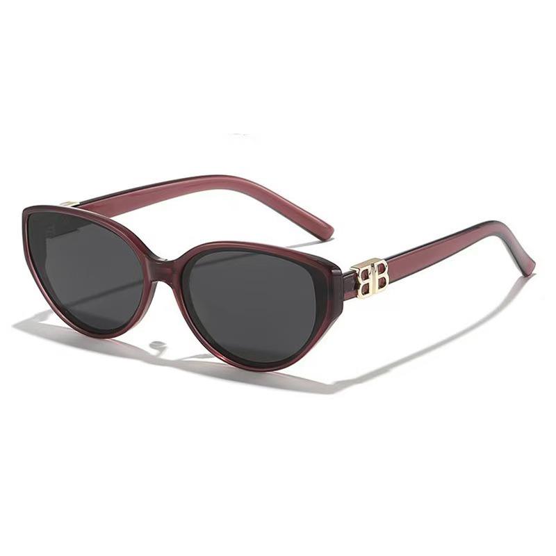 2025 Cat-Eye UV Protection Sunglasses - Stylish Women's Retro Design, Enhances Facial Features