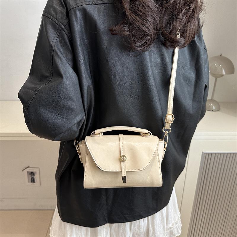 2025 Retro Women's Handbag: Japanese-Korean Style Fashionable Versatile Shoulder & Crossbody Bag
