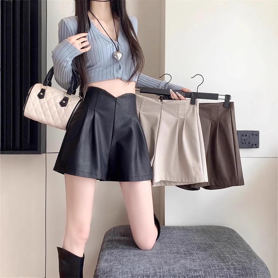 

Autumn 2025 Women s High Waist A-line PU Leather Shorts - Loose, Casual Wide Leg Hip-Wrapping Design XL кофейный