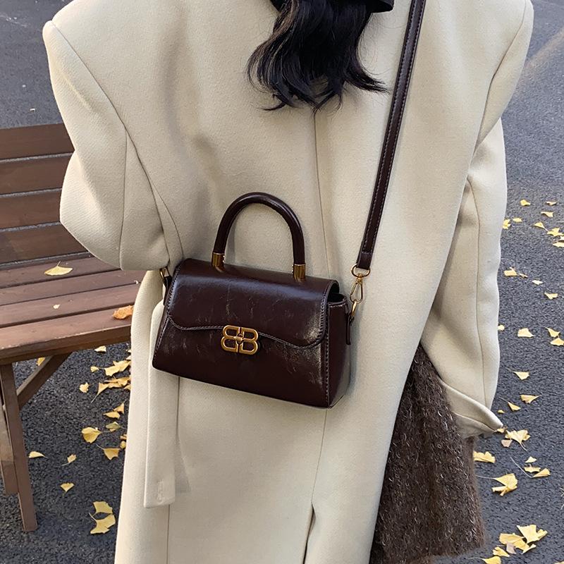 Autumn and Winter Foreign Style Handbag Women's 2025 New Korean Version Trendy Fashion Versatile Shoulder Messenger Bag
