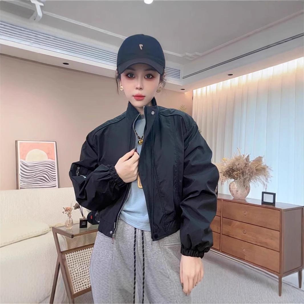 

Women s Petite Stylish Long-Sleeve Stand Collar Zipper Jacket - Versatile, Solid Color, Loose-Fit Top M чорний