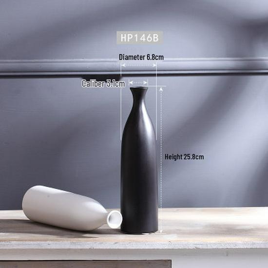 Black & White European Style Ceramic Vase for Minimalist Flower Arrangements