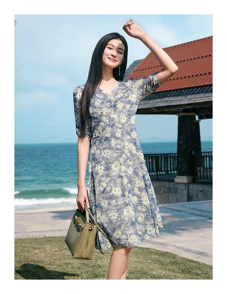 Jiuzi Anna Kou French Holiday Plant Printed Saro Wrinkled Waist Dress