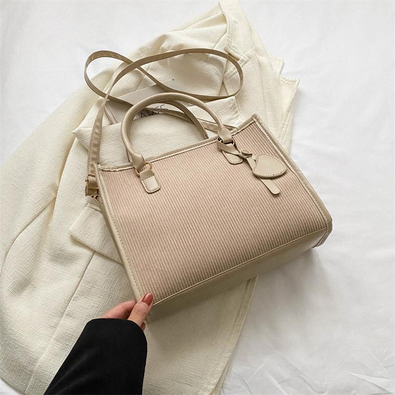 Trendy Black Canvas Shoulder Bag Stylish Vintage Tote Bag For Everyday Use хаки