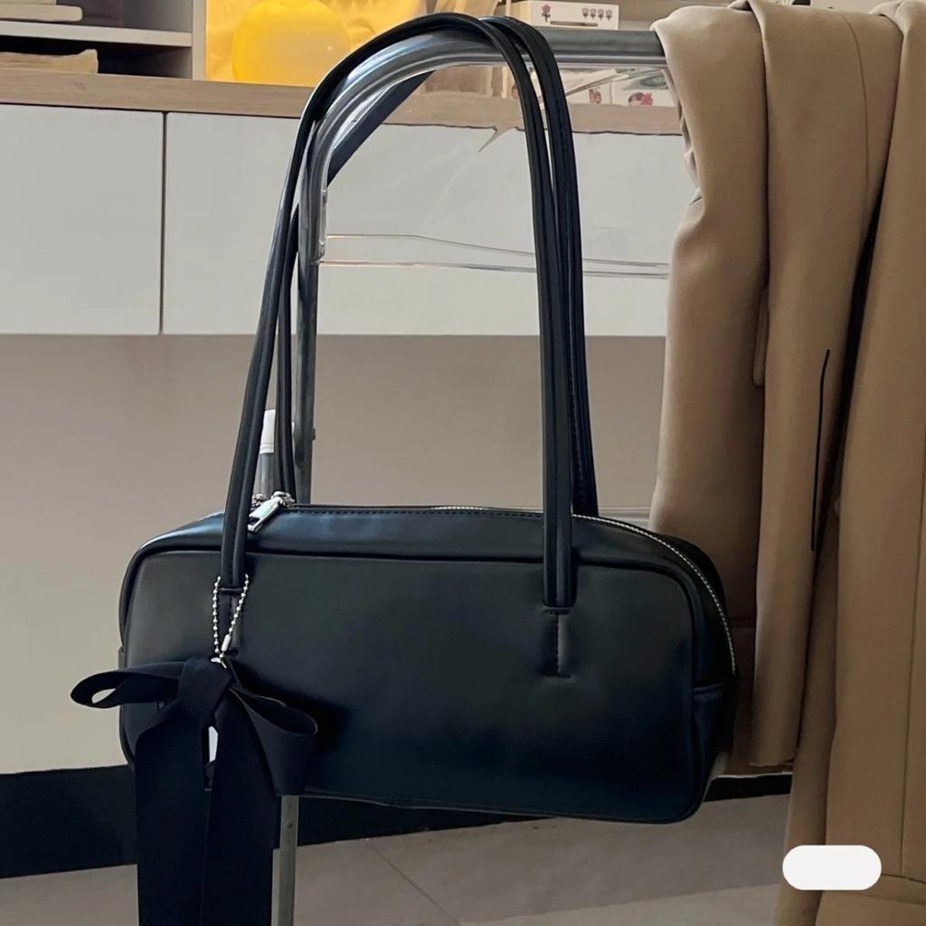 New High-End Fashion Trend Underarm Baguette Bag Same Style Niche Korean Design Fashion Pillow Bag