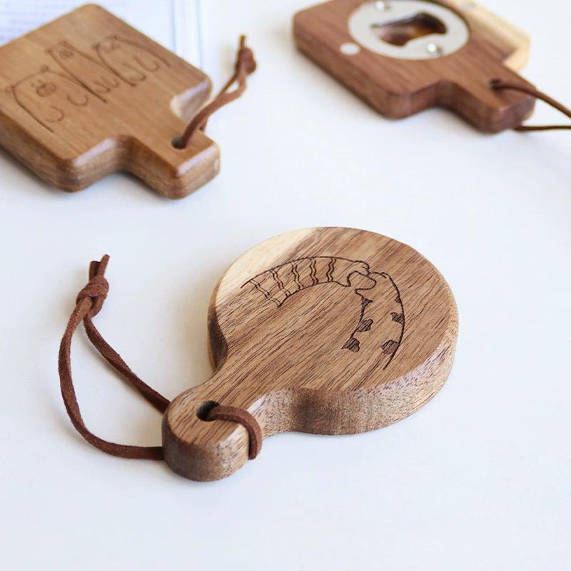 1PCS Free Custom Wooden Bottle Beer Opener Magnetic Manual Wooden Hanging Hole Refrigerat Paste Beer Engraving Logo Wood Opener