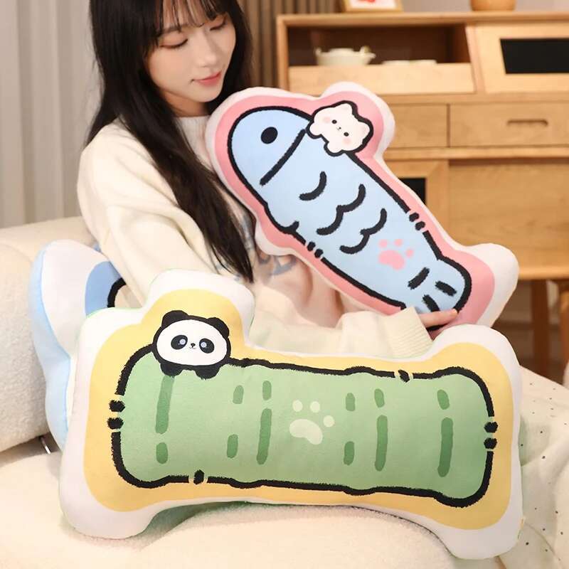 50/60cm Estilo Manga Cenoura Ossos de Bambu Peixe Brinquedo de Pelúcia Bonito Desenho Animado Legume Almofada Bonecas Brinquedos de Pelúcia Macios para Crianças Presente