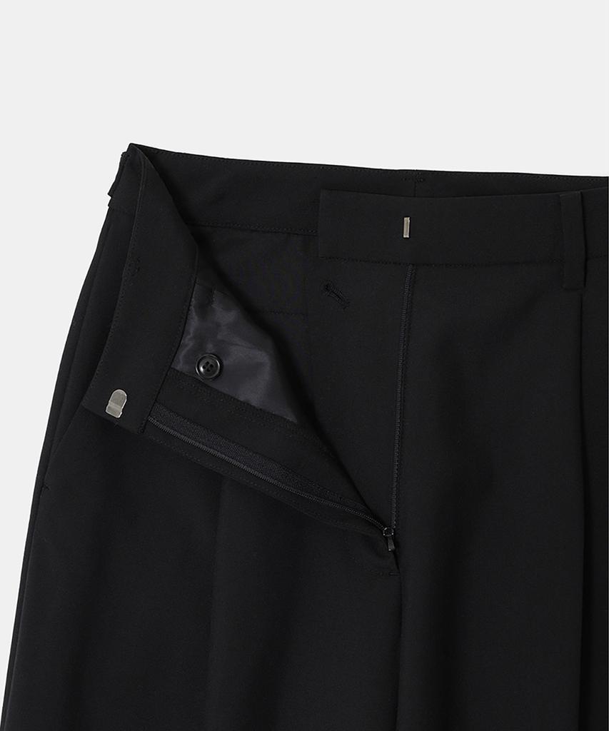 NOIRER FOR WOMAN Summer Wool Single-Pleat Slacks (Black)