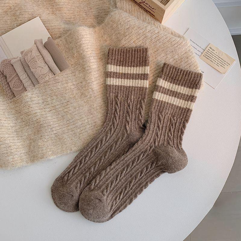 

Уютные женские носки-гольфы в корейском стиле с толстой кабельной вязкой в две полоски для осени и зимы One Size