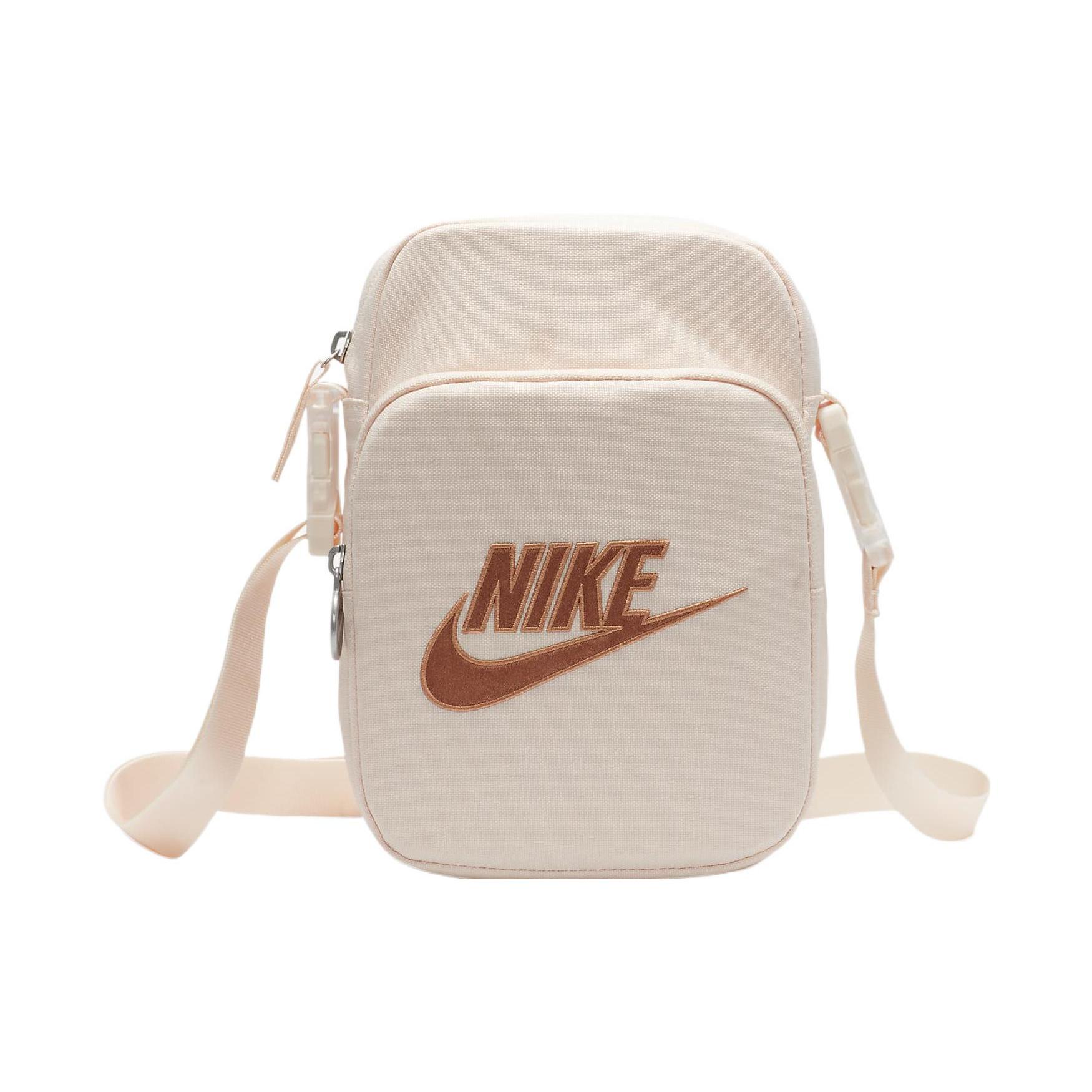 

Новая полиэстеровая сумка через плечо Nike, сумка кроссбоди, обычная, унисекс, цвет «гуавовый лед», с надписью, янтарно-коричневый, FB3041-838 17.8*7.62*22.9CM