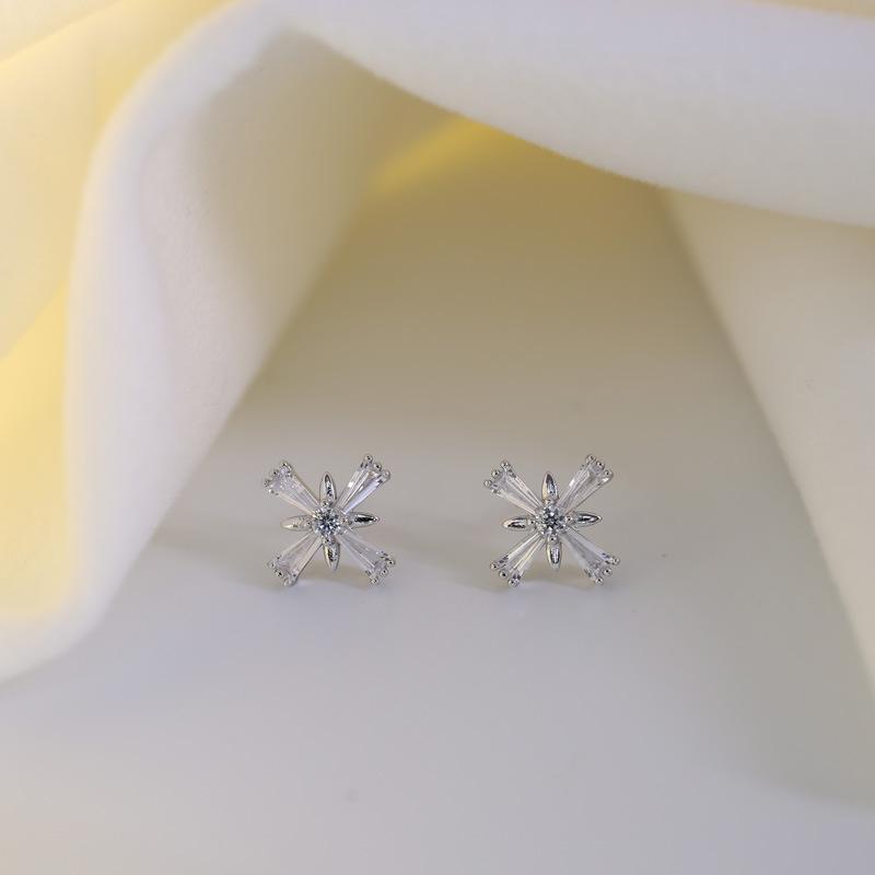 Серьги Simple Forest Zircon, женские модные серьги High-end Temperament, модные новогодние серьги