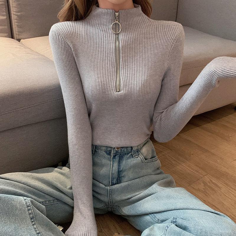 Stylová košile s polovysokým výstřihem a zipem na spodním dílu, slim střih a zeštíhlující top, dámský spodní outfit, temperamentní, podzimní a zimní pletený svetr