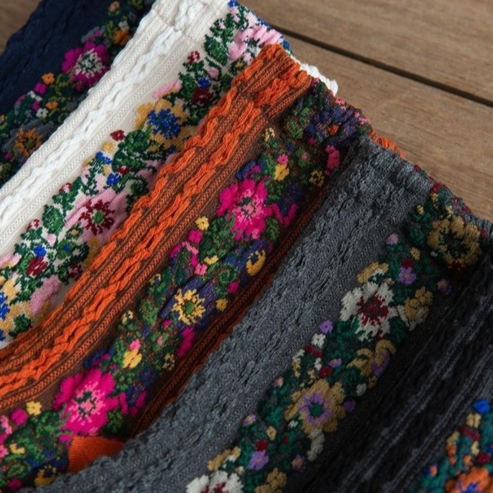 5Pairs Vintage Floral Embroidery Socks Sweat-absorbing Medium Tube Socks Women's Socks  Four Seasons