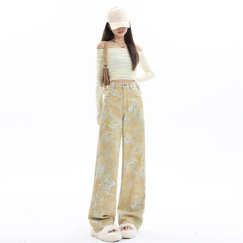 Gelbe Retro-Jeans mit hohem Bund, Batikmuster und weitem Bein für den Sommer