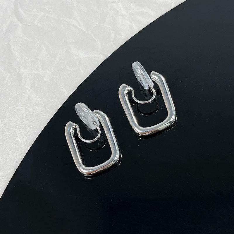 Korean Style Retro Pearl Ear Clip for Women - Mosquito Coil Holder, No Piercing, High-End, Fashionable and Versatile Luxury Earrings