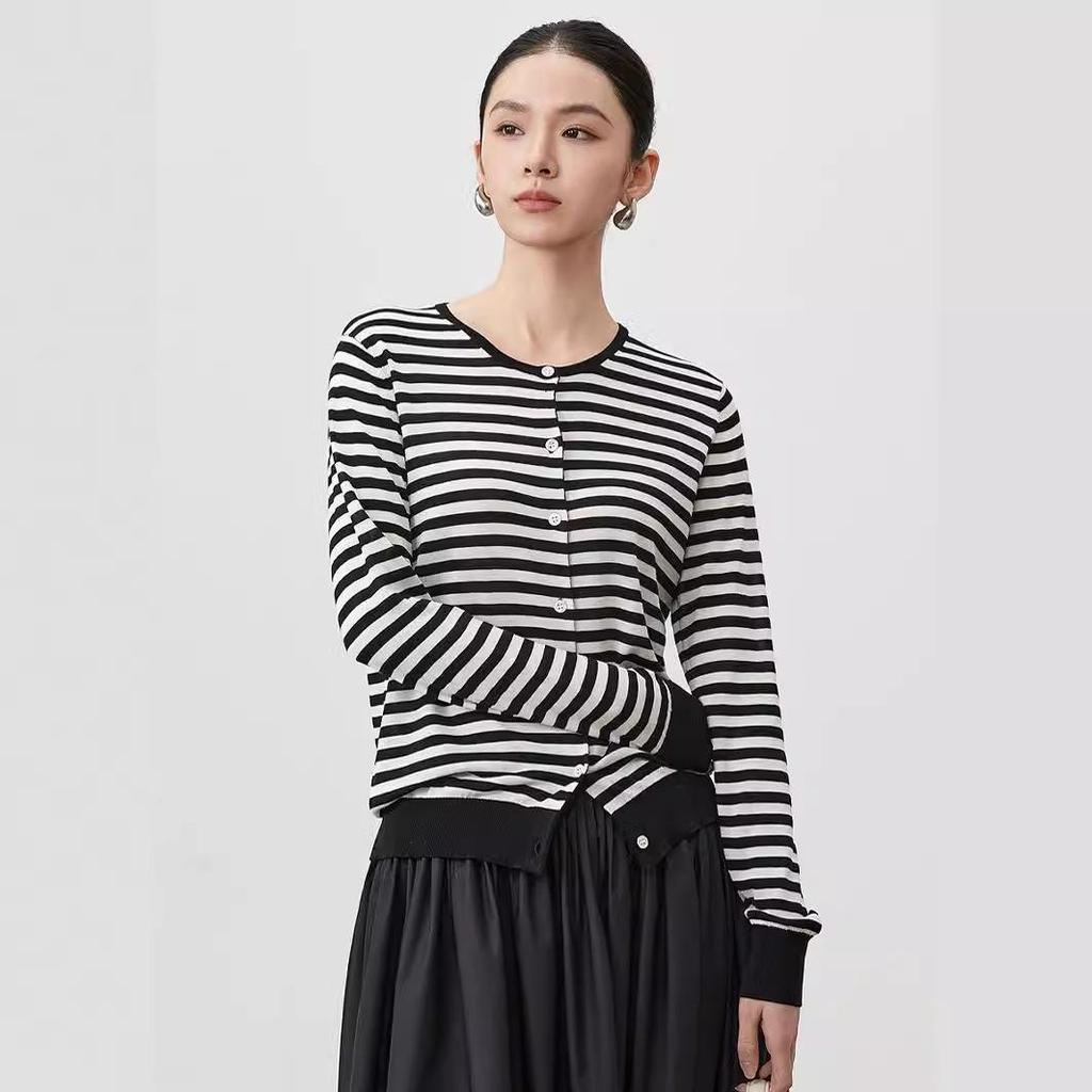 Artistic Striped Mulberry Silk Cardigan - Women's Black & White Round Neck Knit Top for Autumn