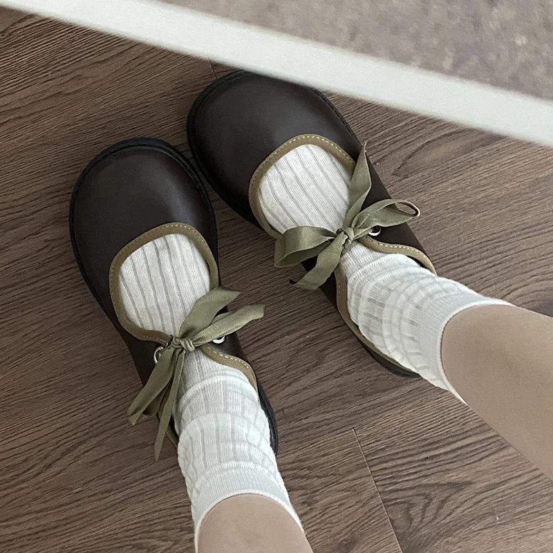 Zapatos Mary Jane vintage para mujer, con punta redonda, suela plana, color marrón, informales, con cordones y tacón bajo, de cuero para estudiantes.