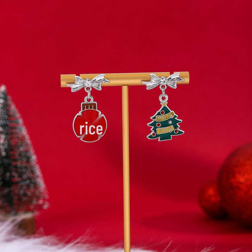 Grenzüberschreitende festliche asymmetrische Ohrringe mit Weihnachtsmann und Rentier